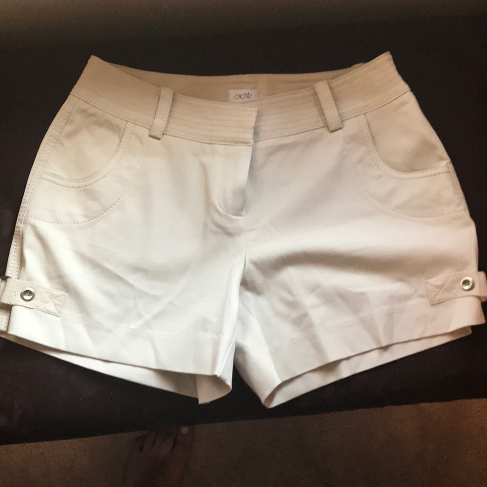 Cache short shorts